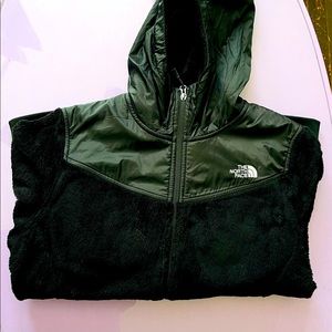 Woman’s Northface XL Osito